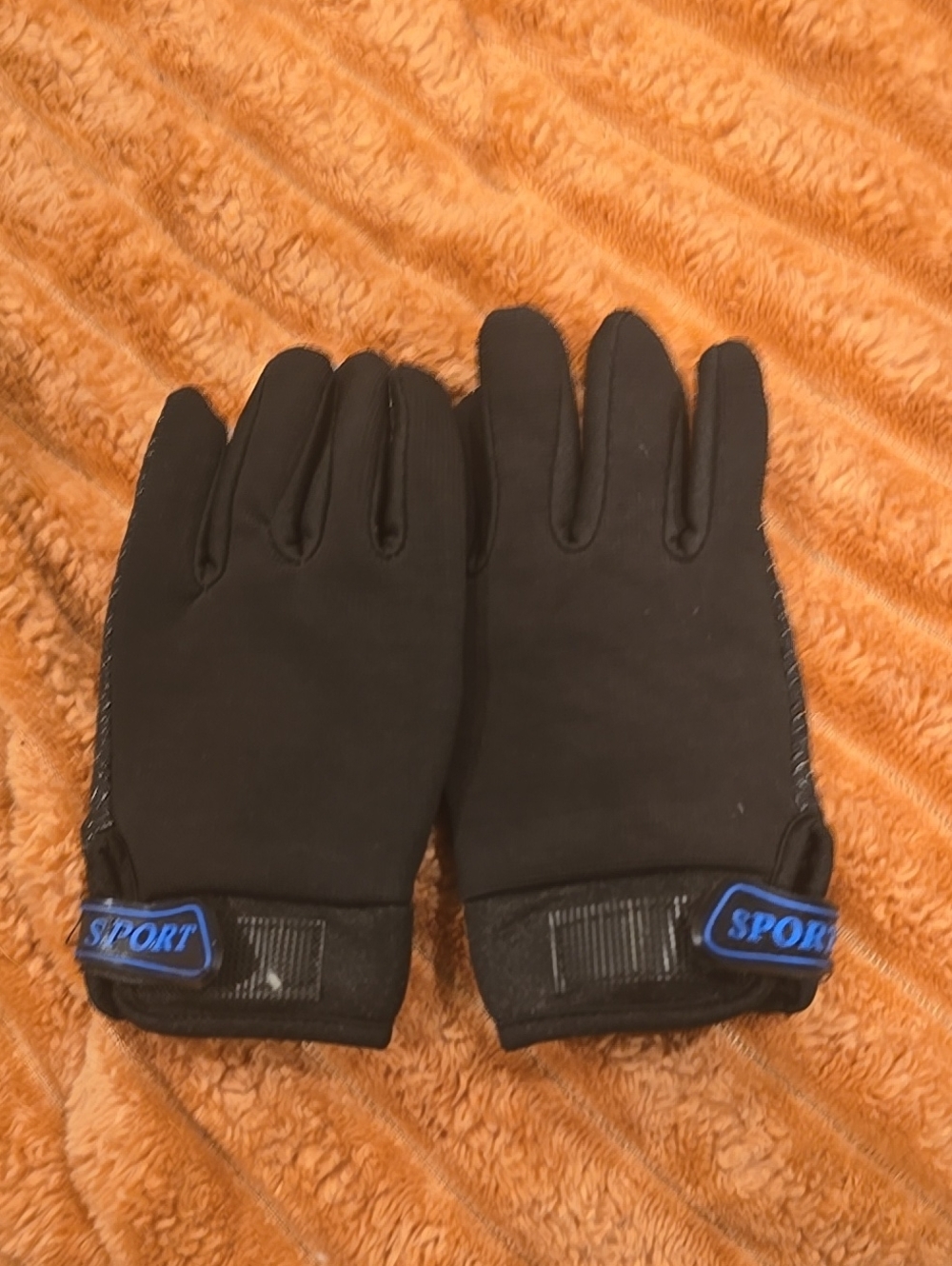 ❤️10/$30 Like New Boys Gloves